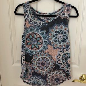BomBom tank size Small! Great print!